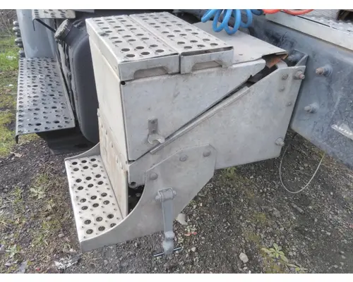 FREIGHTLINER FL80 BATTERY BOX