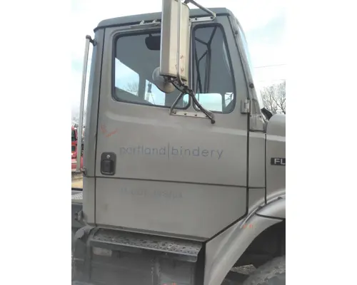 FREIGHTLINER FL80 CAB