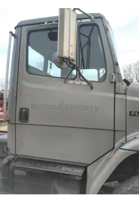 FREIGHTLINER FL80 CAB