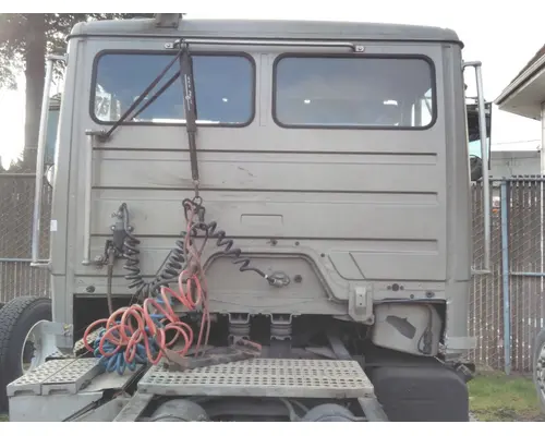 FREIGHTLINER FL80 CAB