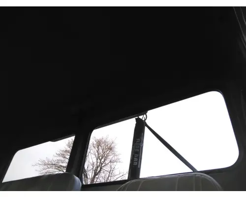 FREIGHTLINER FL80 CAB