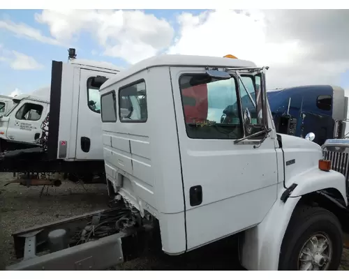 FREIGHTLINER FL80 Cab