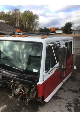 FREIGHTLINER FL80 Cab