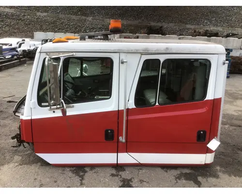 FREIGHTLINER FL80 Cab