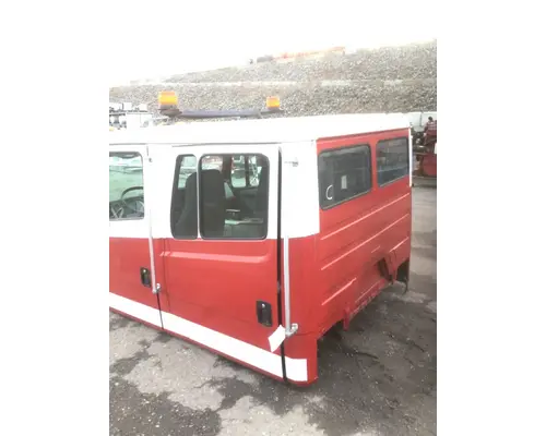 FREIGHTLINER FL80 Cab