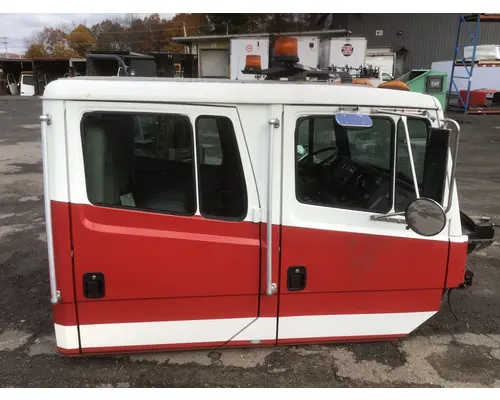 FREIGHTLINER FL80 Cab