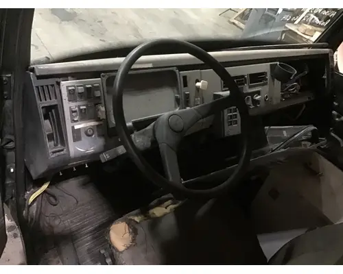 FREIGHTLINER FL80 Cab