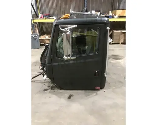 FREIGHTLINER FL80 Cab