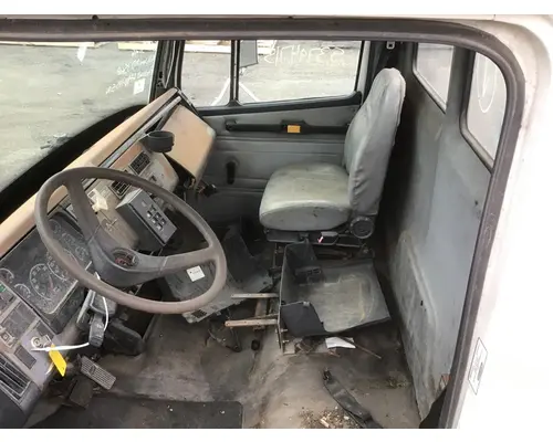 FREIGHTLINER FL80 Cab