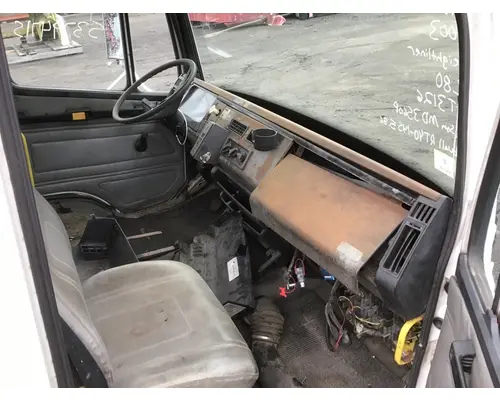 FREIGHTLINER FL80 Cab