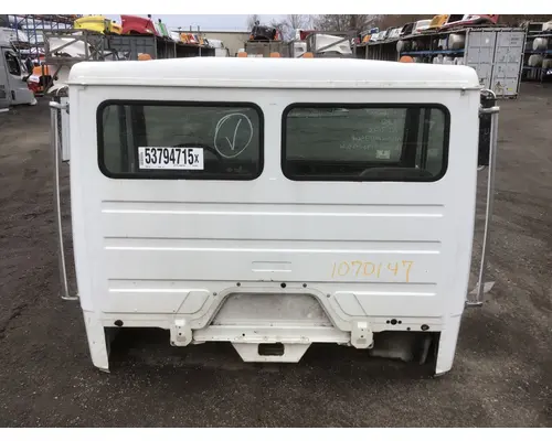 FREIGHTLINER FL80 Cab