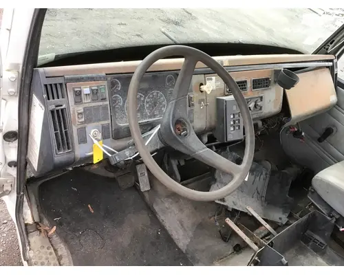 FREIGHTLINER FL80 Cab