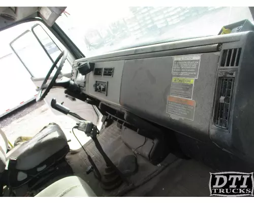 FREIGHTLINER FL80 Cab