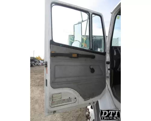 FREIGHTLINER FL80 Cab