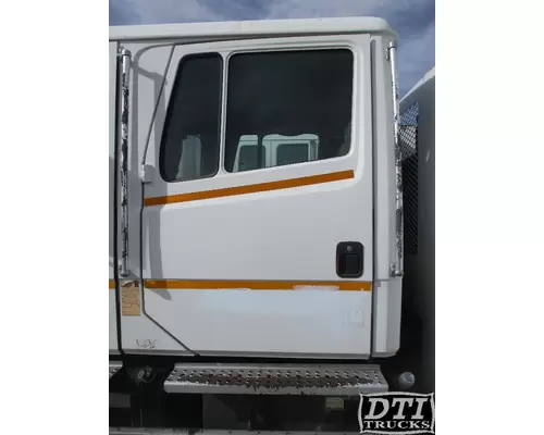 FREIGHTLINER FL80 Cab