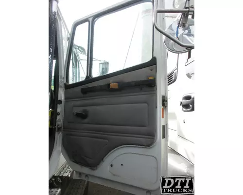 FREIGHTLINER FL80 Cab