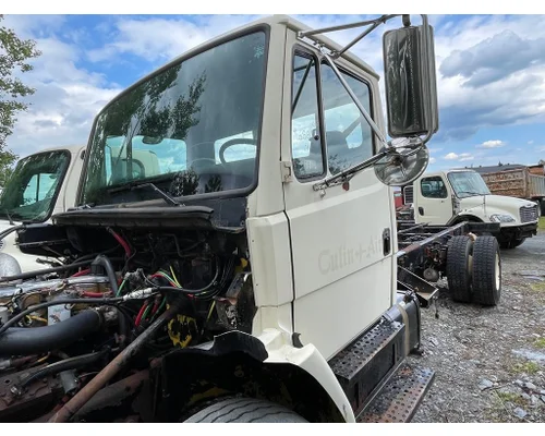 FREIGHTLINER FL80 Cab