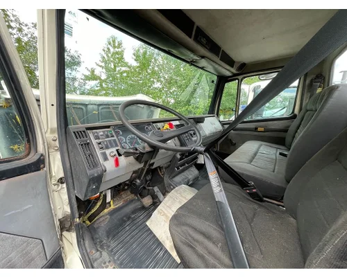 FREIGHTLINER FL80 Cab