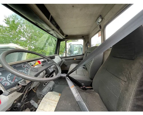 FREIGHTLINER FL80 Cab