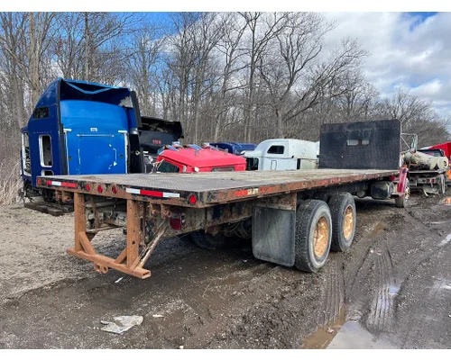 FREIGHTLINER FL80 Complete Vehicle