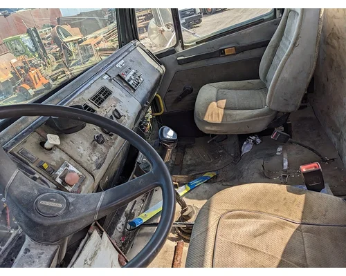 FREIGHTLINER FL80 Complete Vehicle