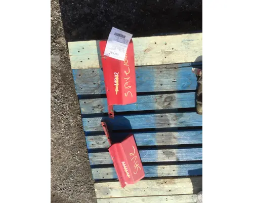 FREIGHTLINER FL80 Cowl