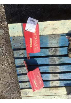 FREIGHTLINER FL80 Cowl