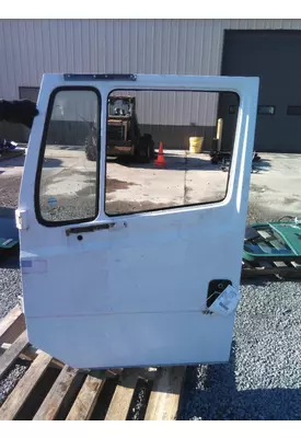 FREIGHTLINER FL80 DOOR ASSEMBLY, FRONT