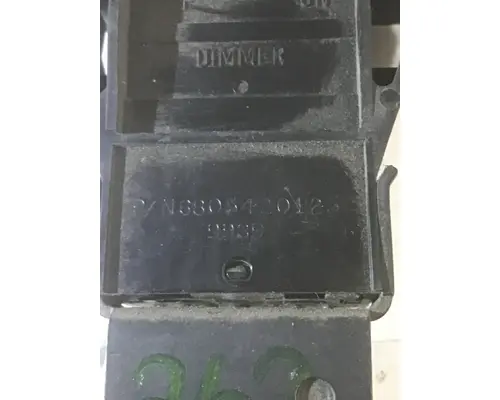 FREIGHTLINER FL80 Dash  Console Switch