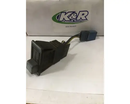 FREIGHTLINER FL80 Dash  Console Switch