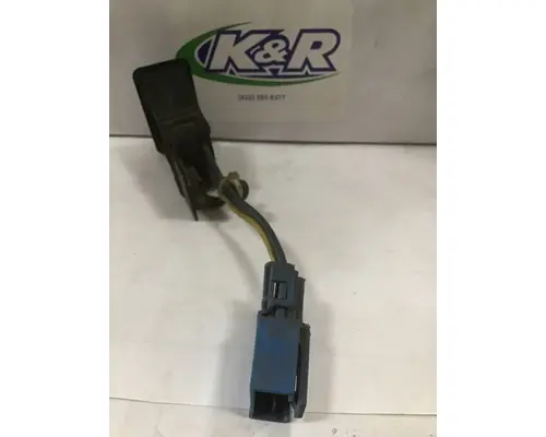 FREIGHTLINER FL80 Dash  Console Switch