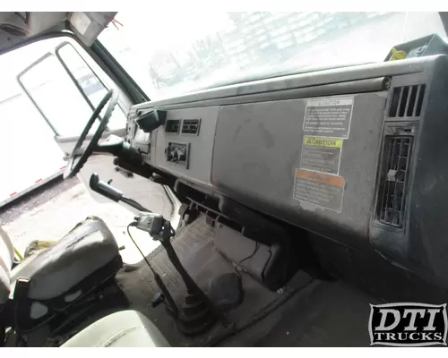 FREIGHTLINER FL80 Dash Assembly