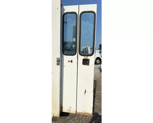 FREIGHTLINER FL80 Door Assembly, Front