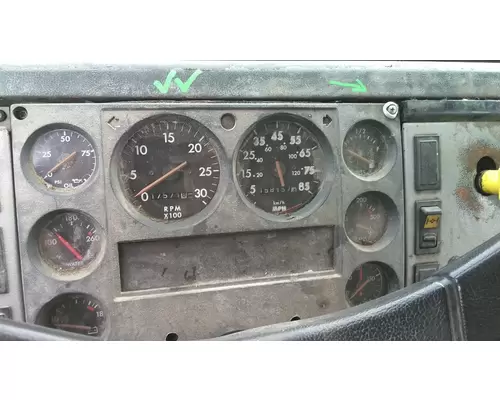 FREIGHTLINER FL80 GAUGE CLUSTER