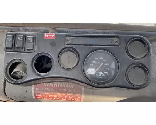 FREIGHTLINER FL80 Instrument Cluster