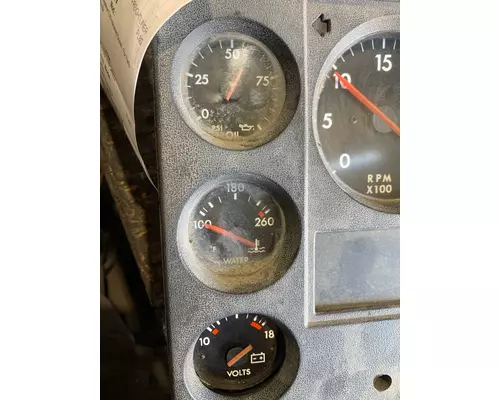 FREIGHTLINER FL80 Instrument Cluster