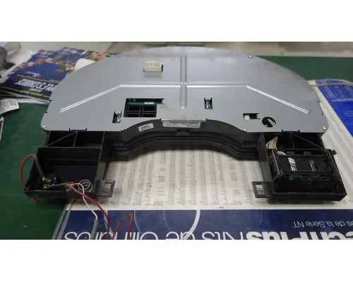 FREIGHTLINER FL80 Instrument Cluster