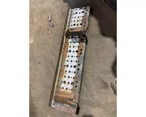 FREIGHTLINER FL80 Step