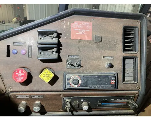 FREIGHTLINER FLA USF-1E HIGH Dash Assembly