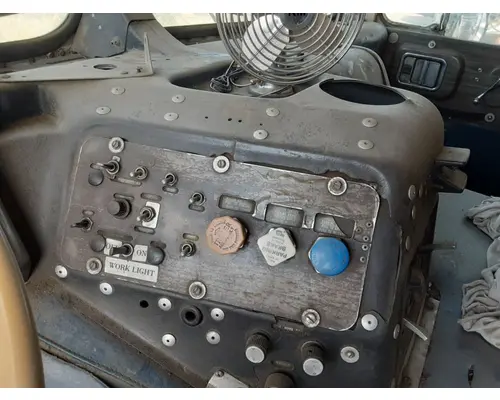 FREIGHTLINER FLA8642 Cab Assembly