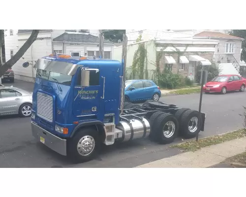 FREIGHTLINER FLB CAB CLIP