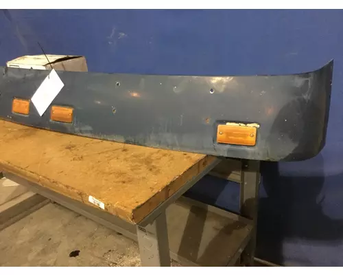 FREIGHTLINER FLB CAB CLIP