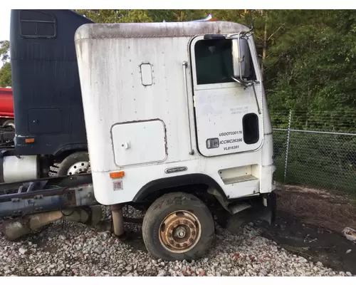 FREIGHTLINER FLB CAB