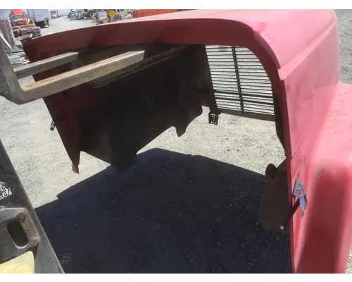 FREIGHTLINER FLC 112 HOOD