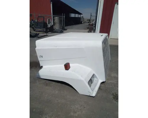 FREIGHTLINER FLC 112 HOOD
