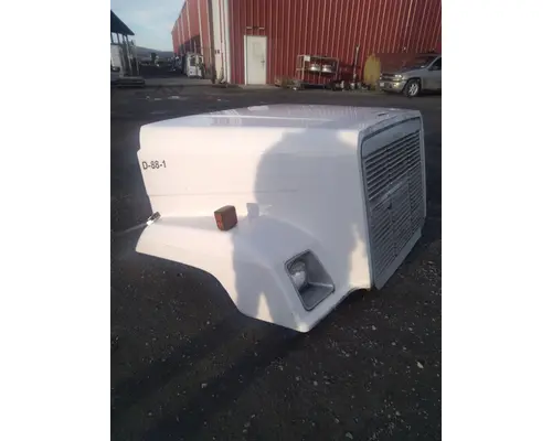 FREIGHTLINER FLC 112 HOOD