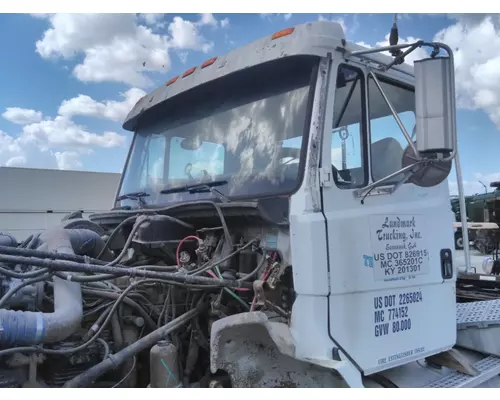 FREIGHTLINER FLC112 CAB