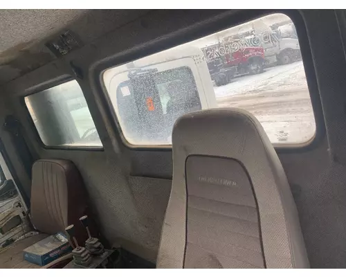 FREIGHTLINER FLC112 Cab Mount