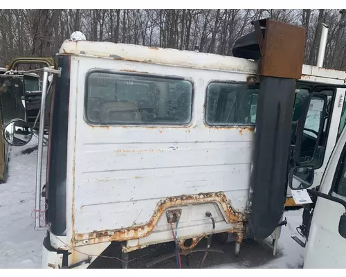 FREIGHTLINER FLC112 Cab Mount