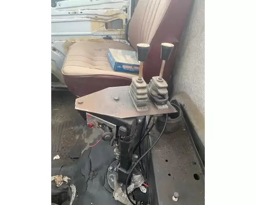 FREIGHTLINER FLC112 Cab Mount